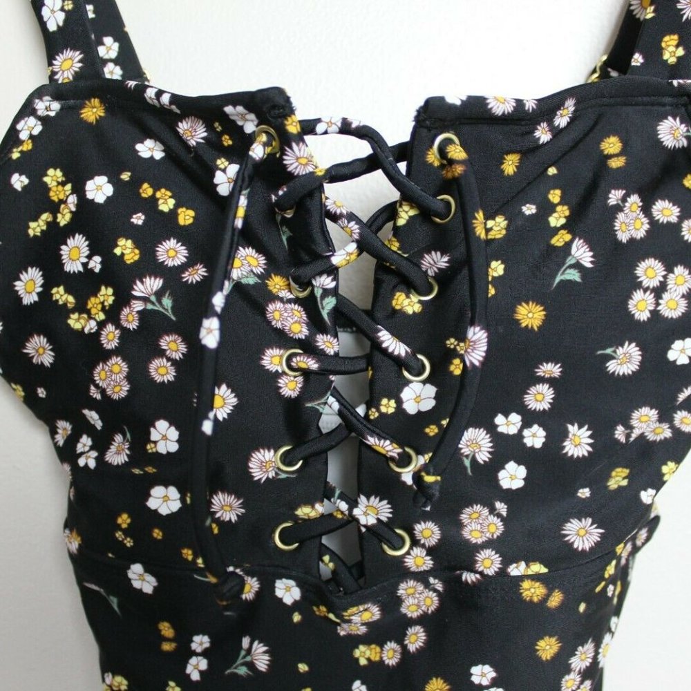 NWT Target Xhilaration Women's S 0-2 One Piece Floral Swimsuit